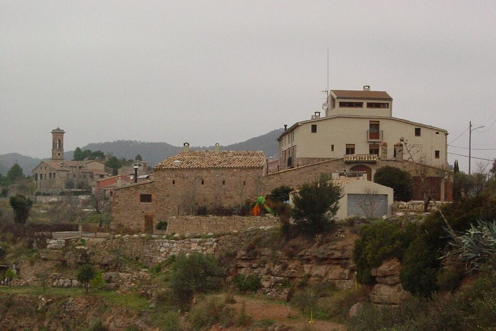 Castellbell i el Vilar, punto de partida del paso equipado del Turó de l'Escletxa